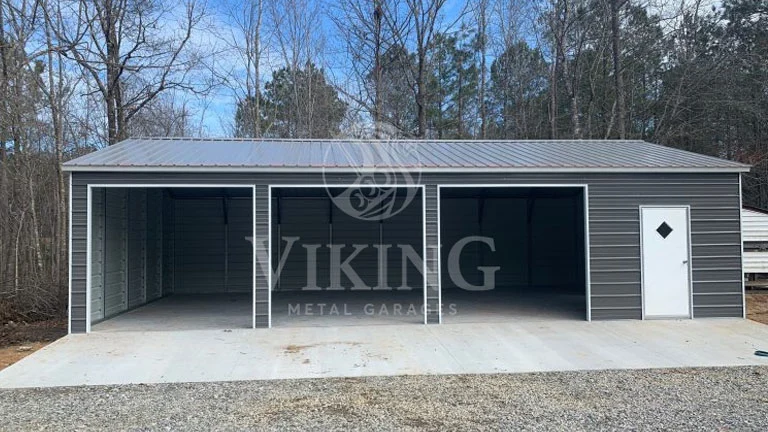 24x40x9 Vertical Roof Three Car Garage