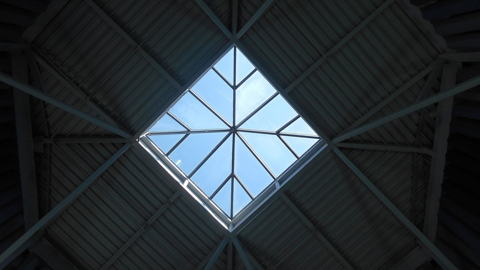 Steel Building Skylights - A Smart Way to Cut Your Power Bills